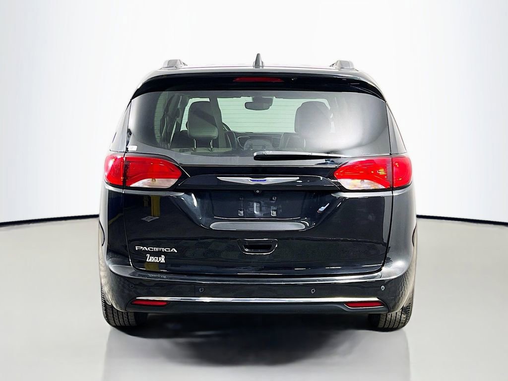 Used 2019 Chrysler Pacifica Touring-L w/ Advanced Safetytec Group FWD image 6