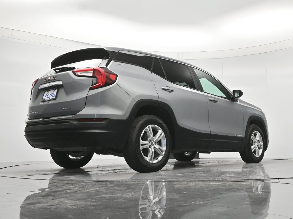 Used 2024 GMC Terrain SLE AWD/4WD image 40