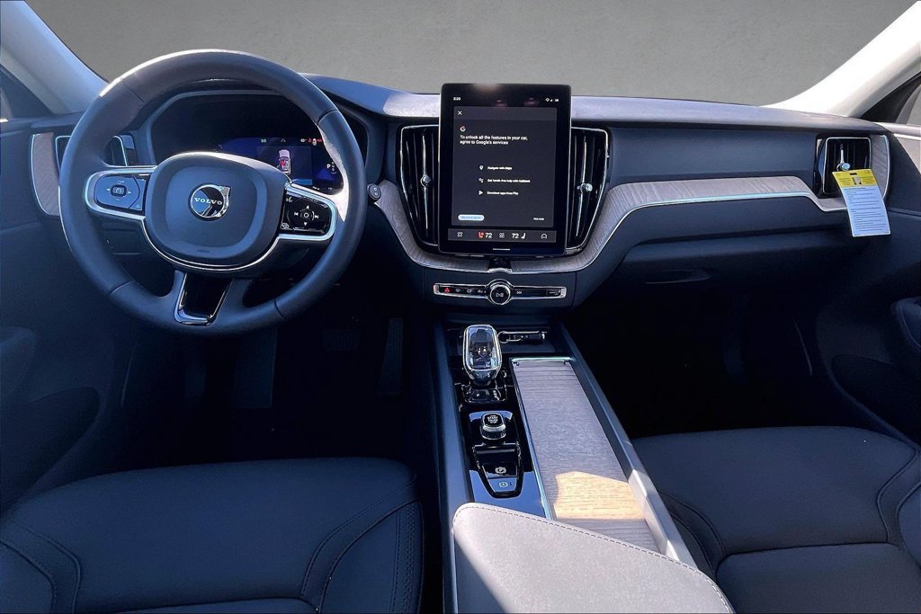 New 2027 Volvo XC60 B5 Core AWD/4WD image 6