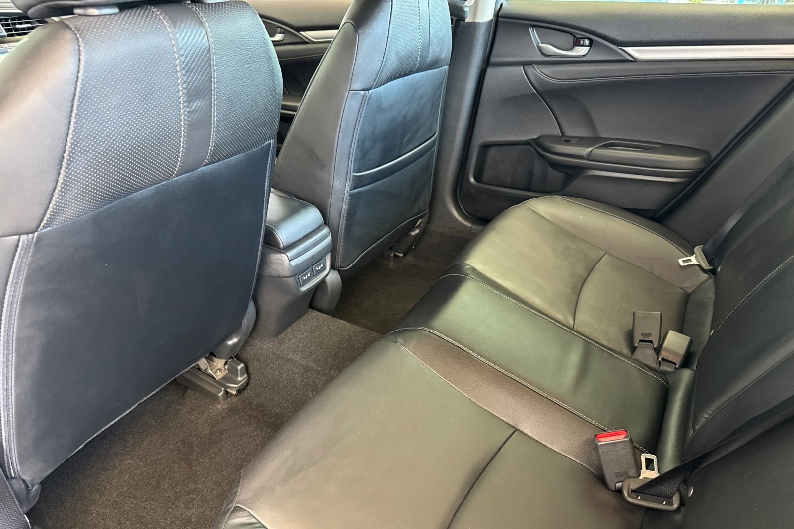 Used 2017 Honda Civic Touring image 26