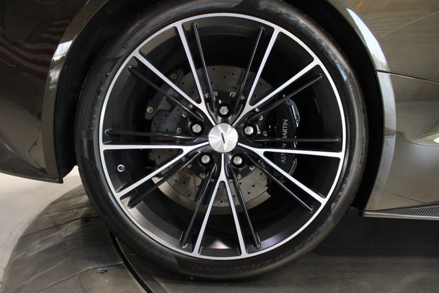 Used 2014 Aston Martin Vanquish Coupe RWD image 28