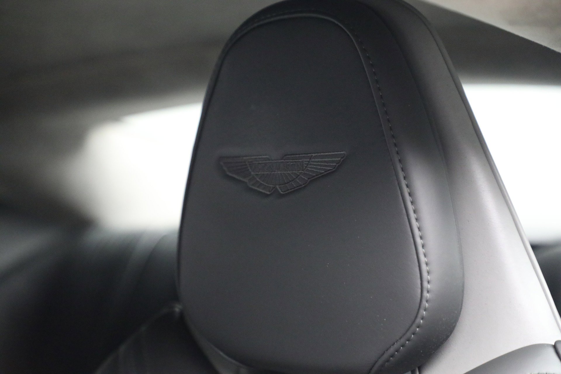 Used 2019 Aston Martin DB11 V8 image 18