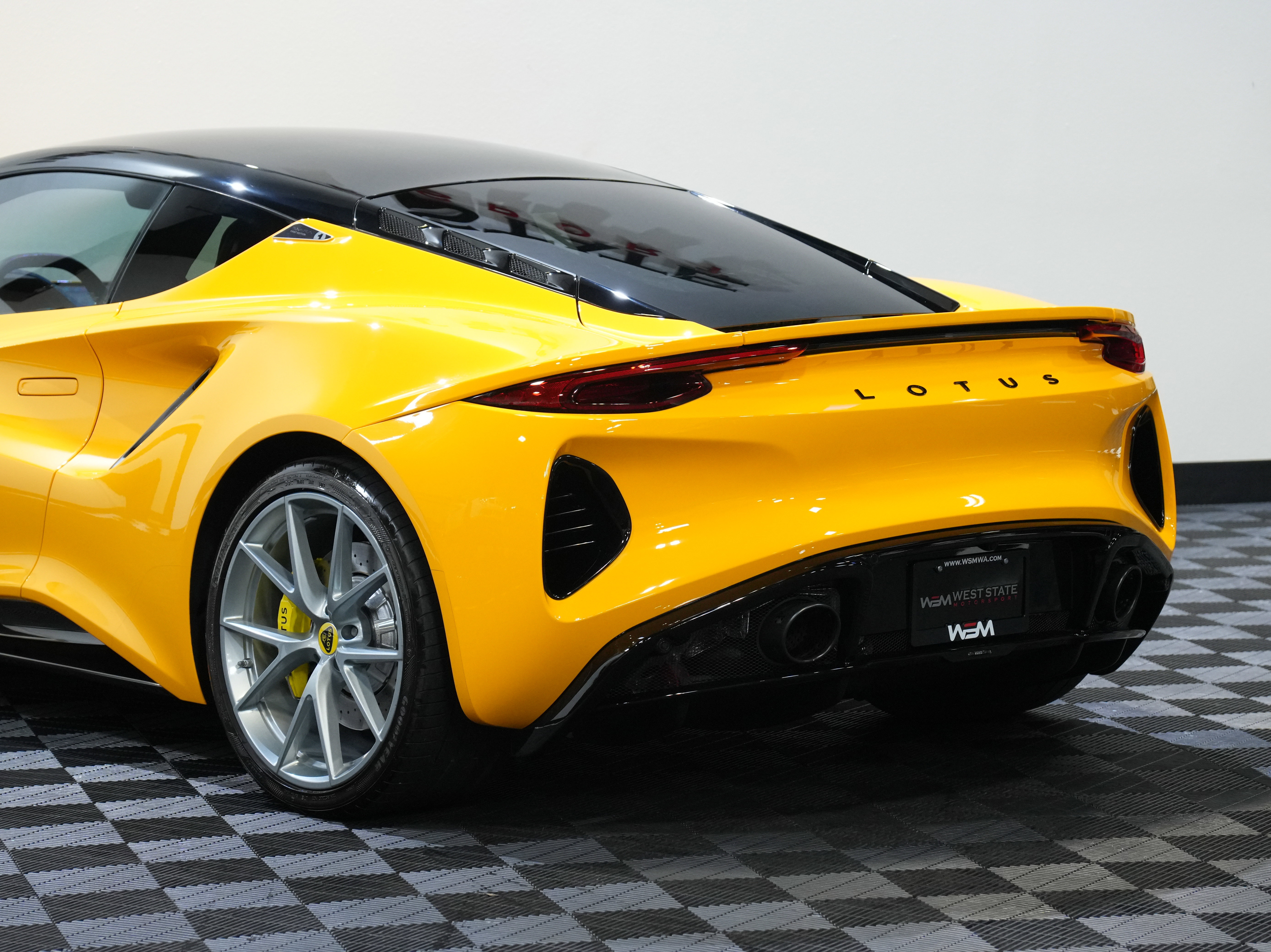 Used 2024 Lotus Emira First Edition image 16