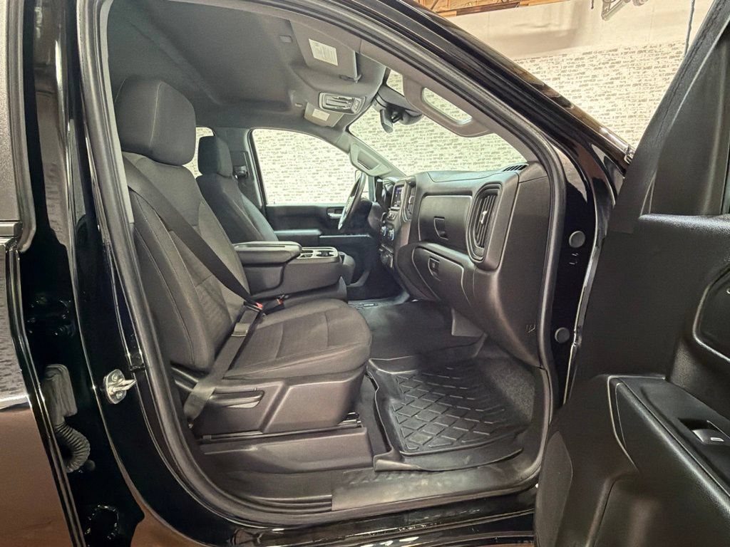 Used 2025 Chevrolet Silverado 2500 Custom w/ Custom Value Package AWD/4WD image 11