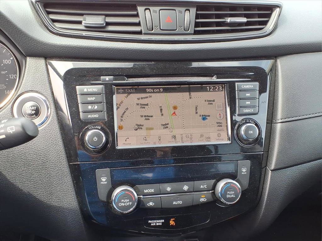 Used 2019 Nissan Rogue SV w/ Premium Package image 17