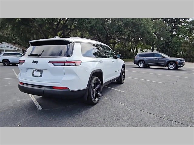 New 2025 Jeep Grand Cherokee L Altitude image 32