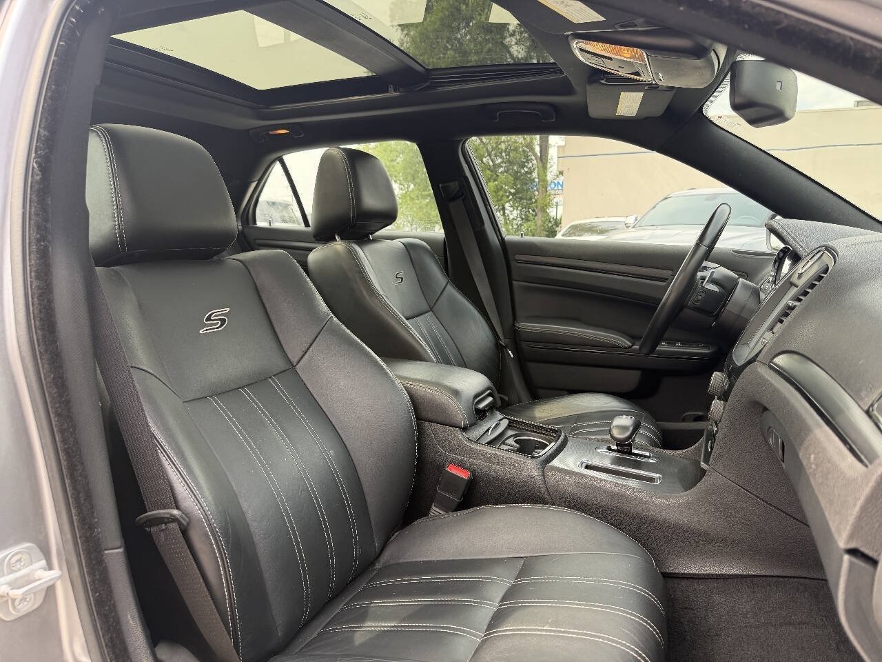 Used 2014 Chrysler 300 S AWD/4WD image 10