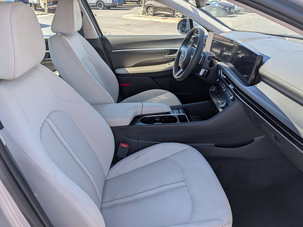 Used 2025 Hyundai Sonata SEL FWD image 30