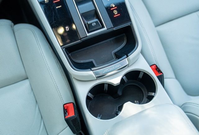 Used 2024 Porsche Macan T w/ Premium Plus Package image 36