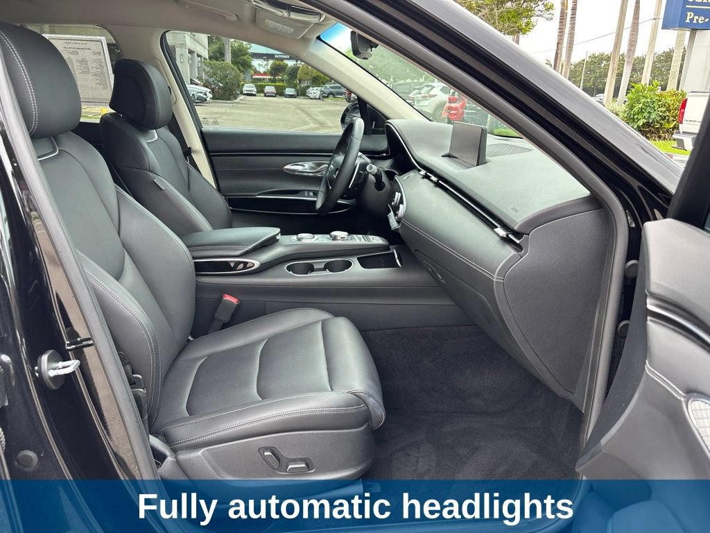 Used 2024 Genesis GV70 2.5T AWD/4WD image 14