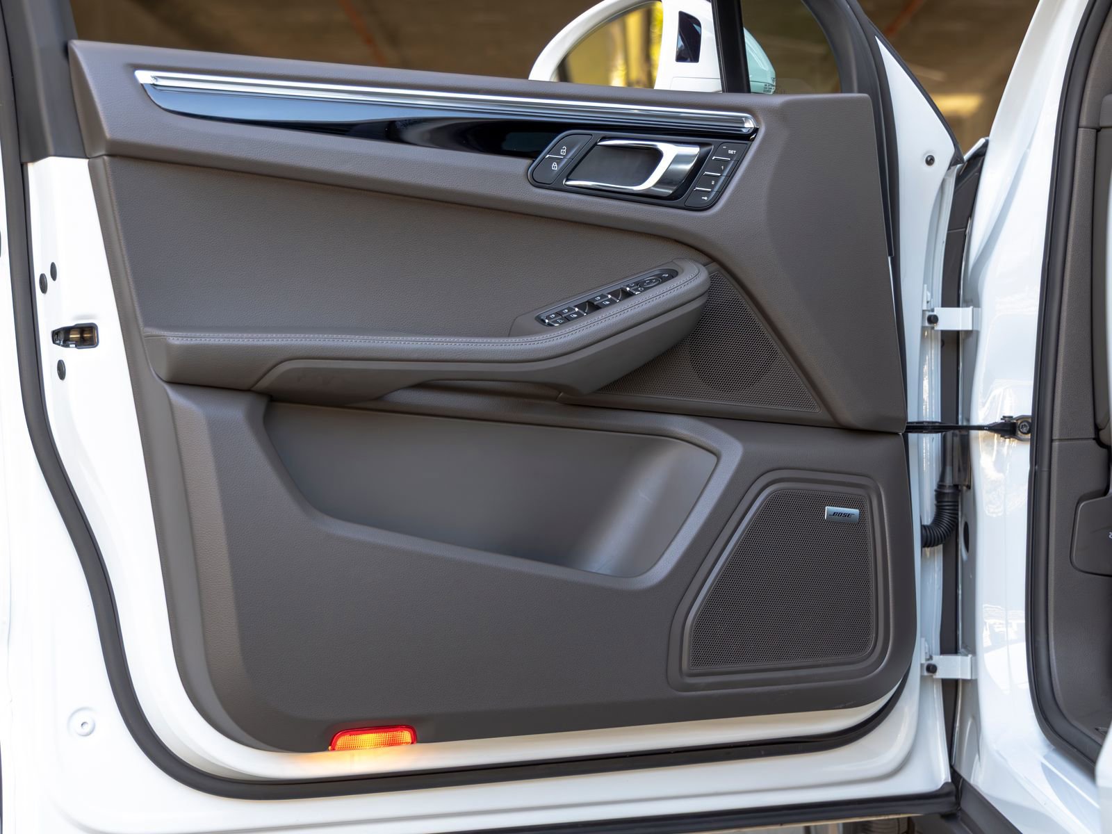 Certified 2026 Porsche Macan image 21