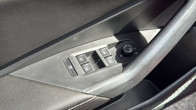 Used 2024 Volkswagen Jetta Sport FWD image 17