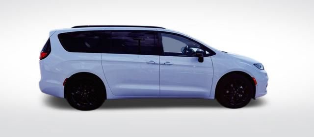 New 2026 Chrysler Pacifica Limited w/ S Appearance Package image 7