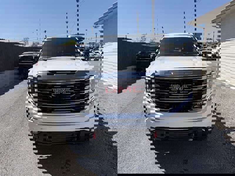 Used 2024 GMC Sierra 1500 AT4 w/ Technology Package image 4