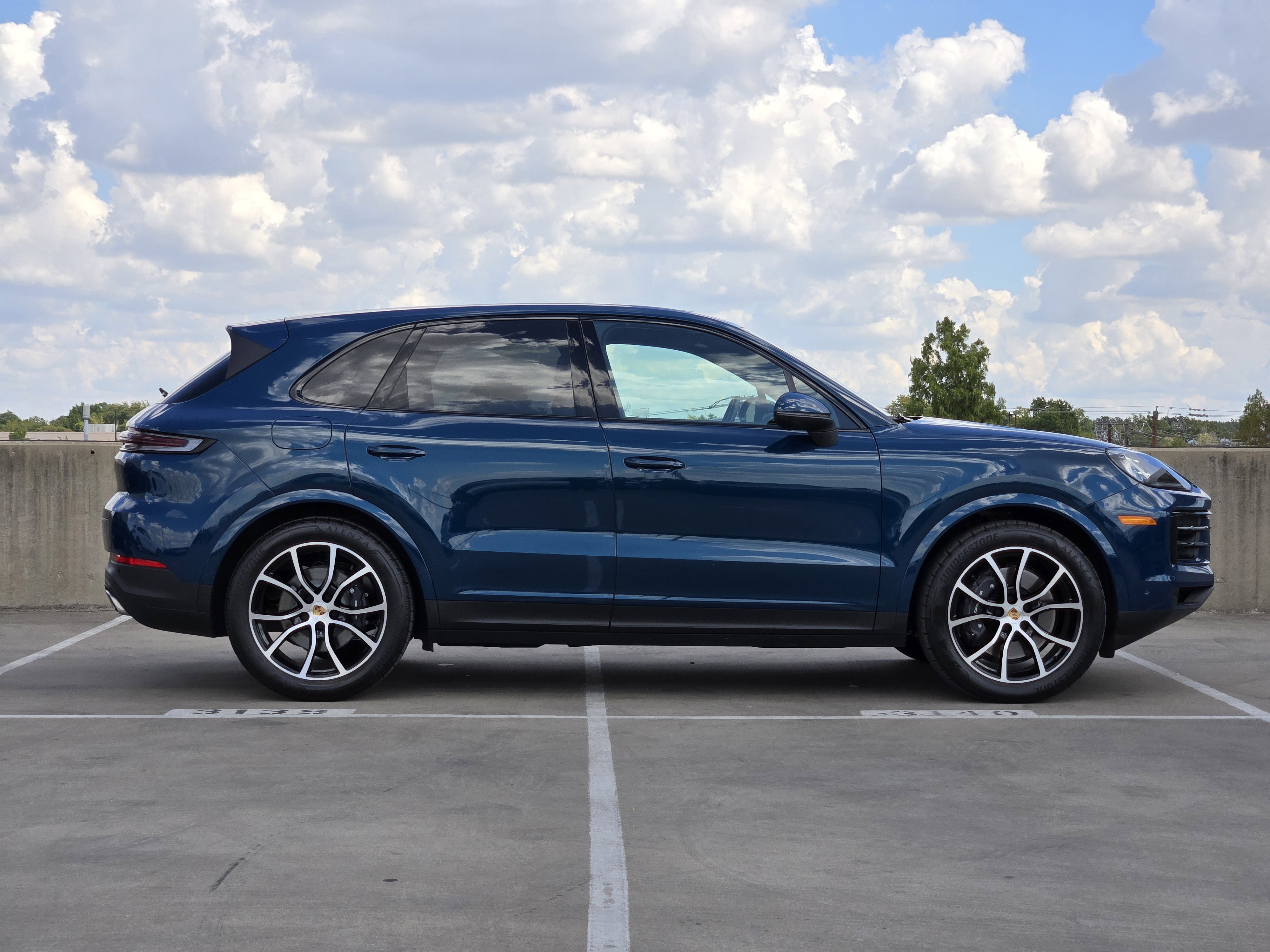Certified 2025 Porsche Cayenne image 9