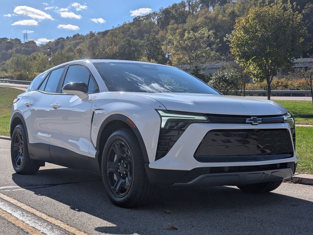 Used 2025 Chevrolet Blazer EV AWD Police image 2