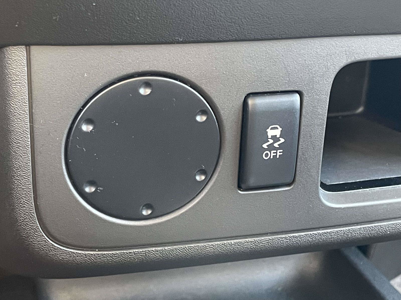 Used 2012 Nissan Frontier SV RWD image 17