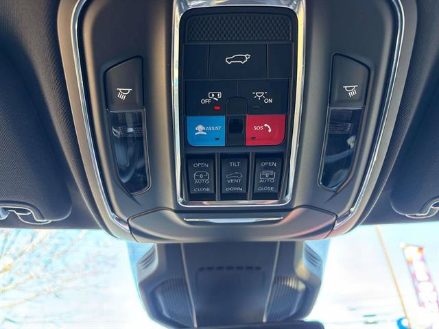 Used 2025 Jeep Wagoneer S Limited AWD/4WD image 29