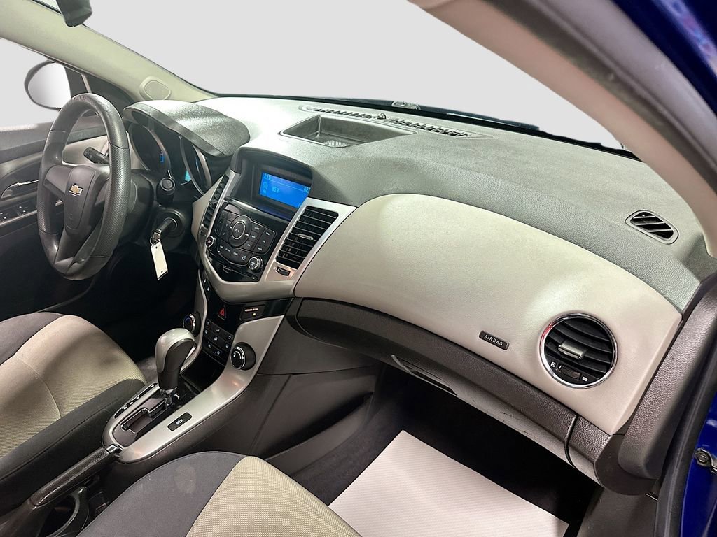 Used 2012 Chevrolet Cruze LS image 18