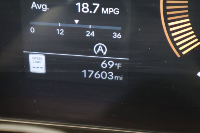 Used 2025 Hyundai Santa Fe SEL FWD image 30