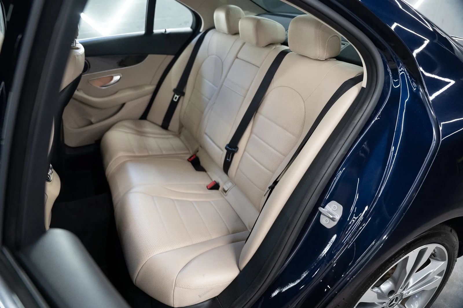 Used 2019 Mercedes-Benz C 300 Sedan image 17