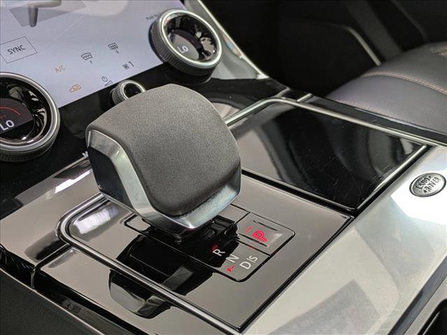 Used 2021 Land Rover Range Rover Velar R-Dynamic S image 13