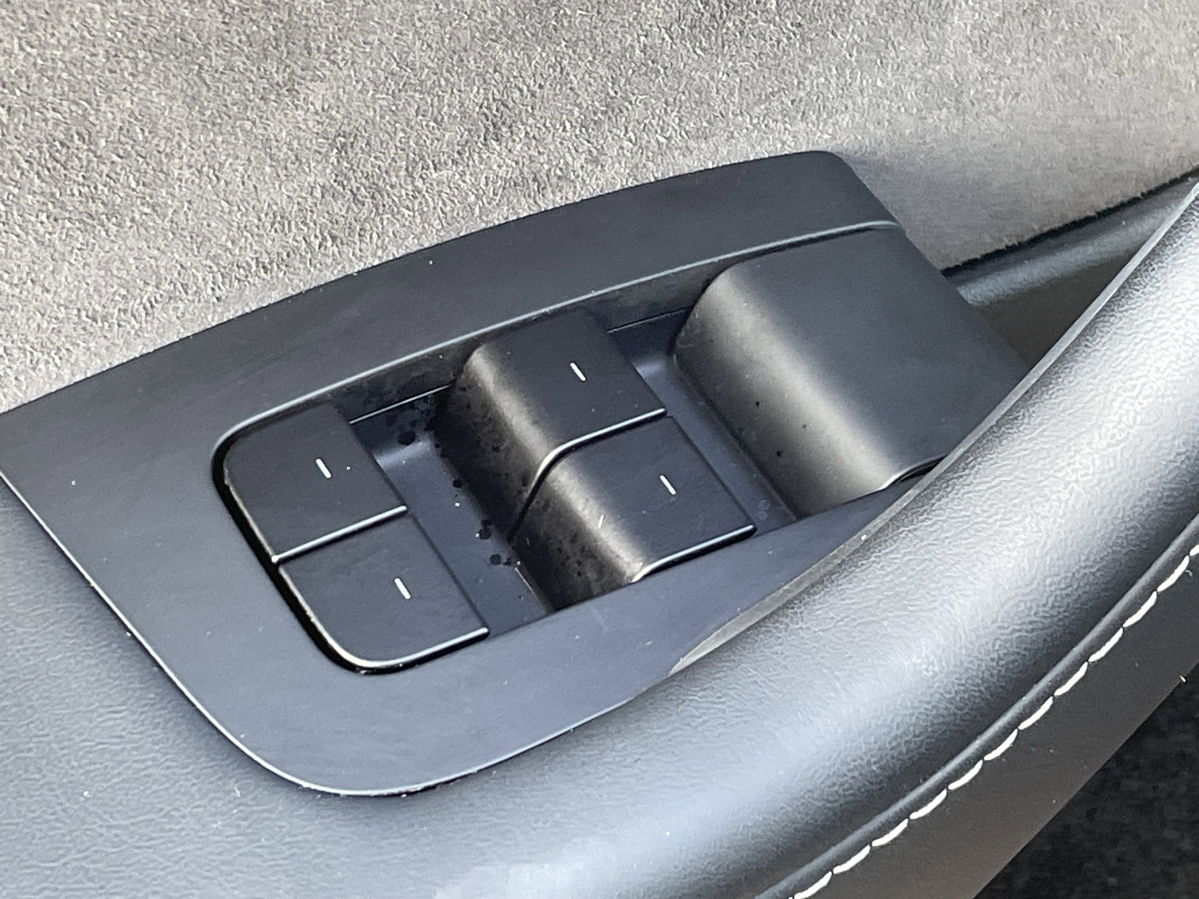 Used 2025 Tesla Model Y Long Range image 22