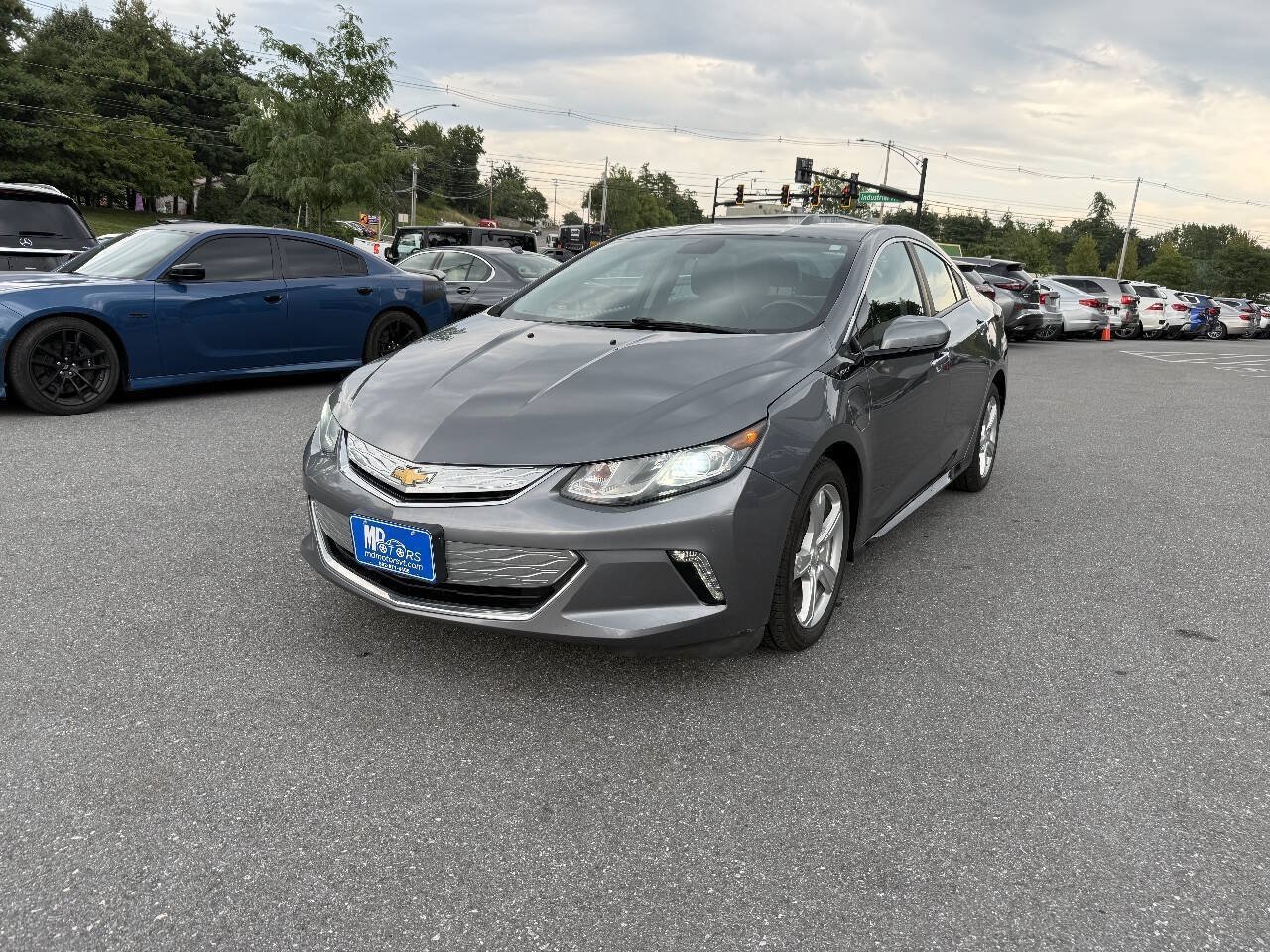 Used 2018 Chevrolet Volt LT w/ LT Driver Confidence Package FWD image 2