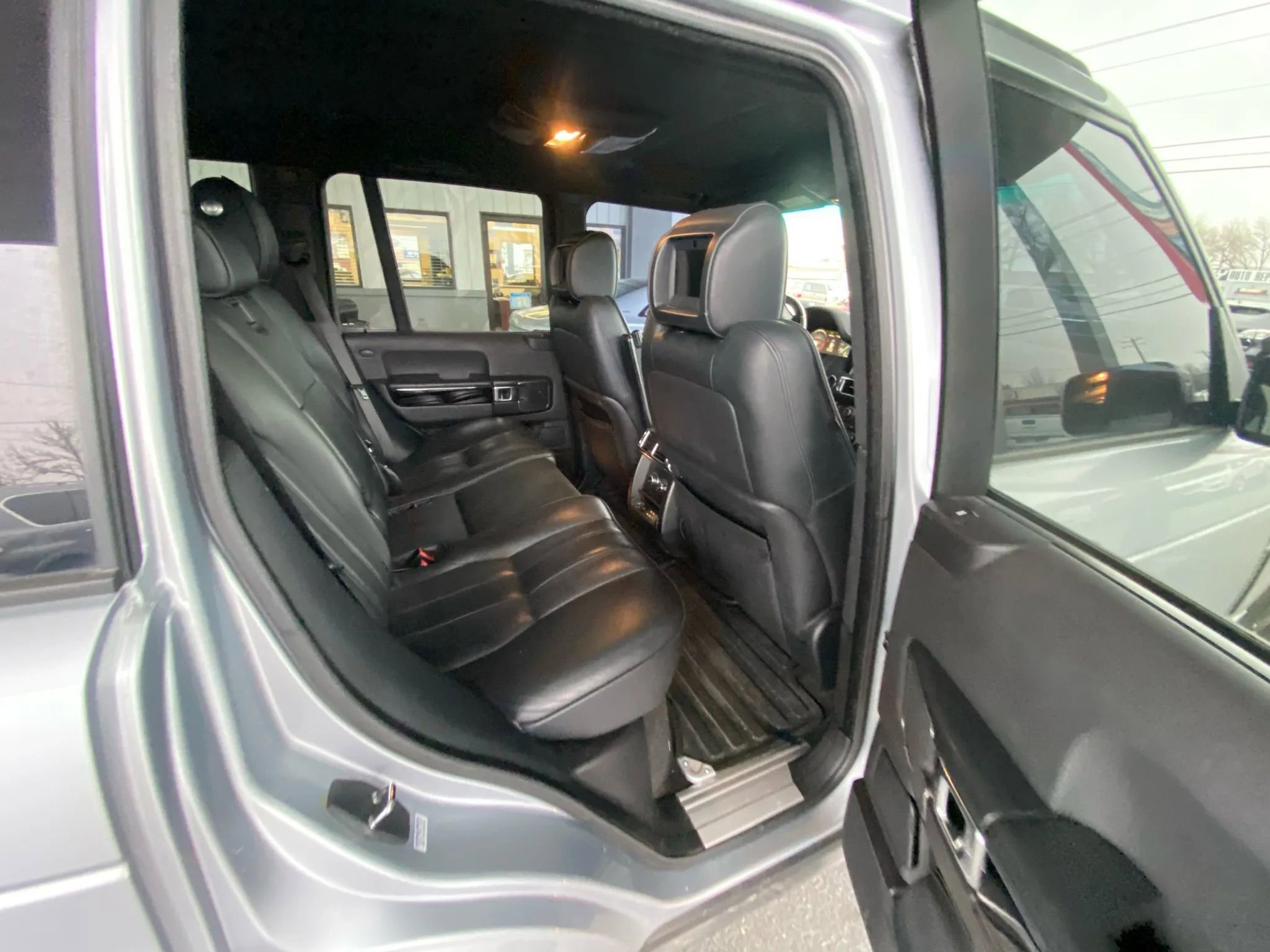 Used 2010 Land Rover Range Rover Supercharged image 15