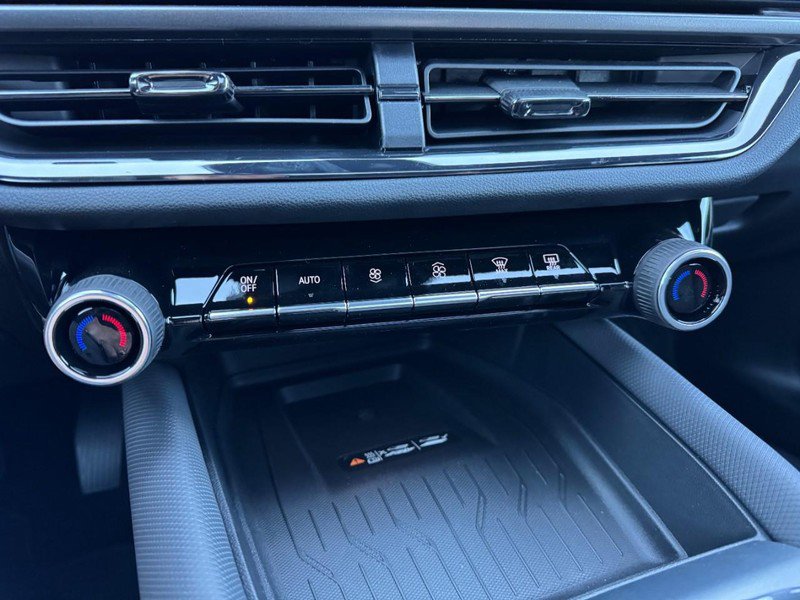 New 2026 Chevrolet Equinox EV RS image 14