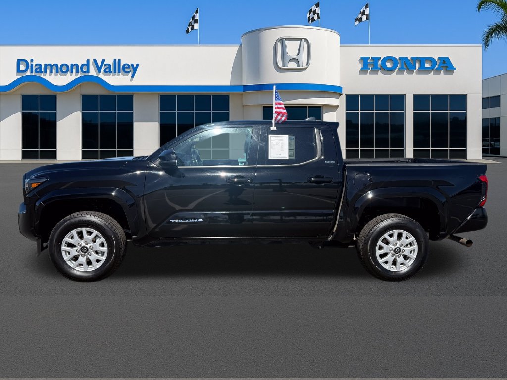 Used 2025 Toyota Tacoma SR5 AWD/4WD image 9