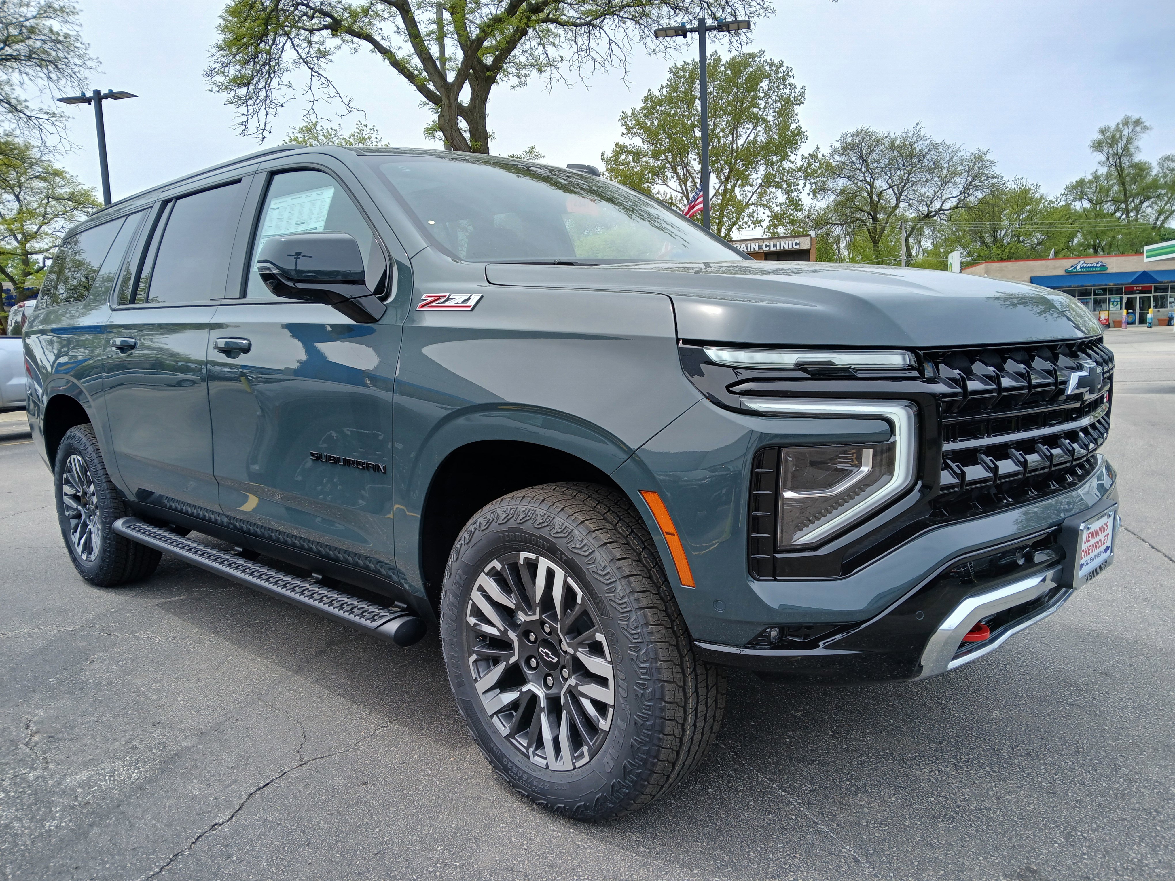 New 2026 Chevrolet Suburban Z71 w/ Comfort Package AWD/4WD image 1