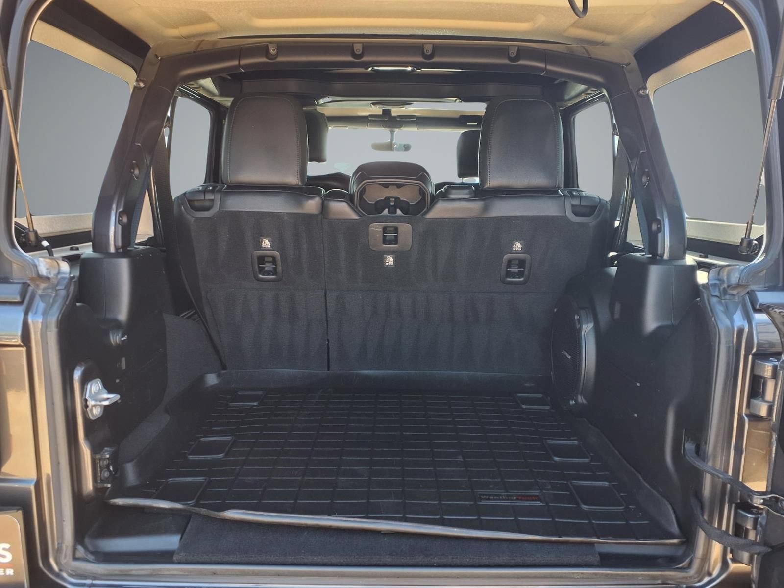 Used 2018 Jeep Wrangler Unlimited Rubicon AWD/4WD image 12