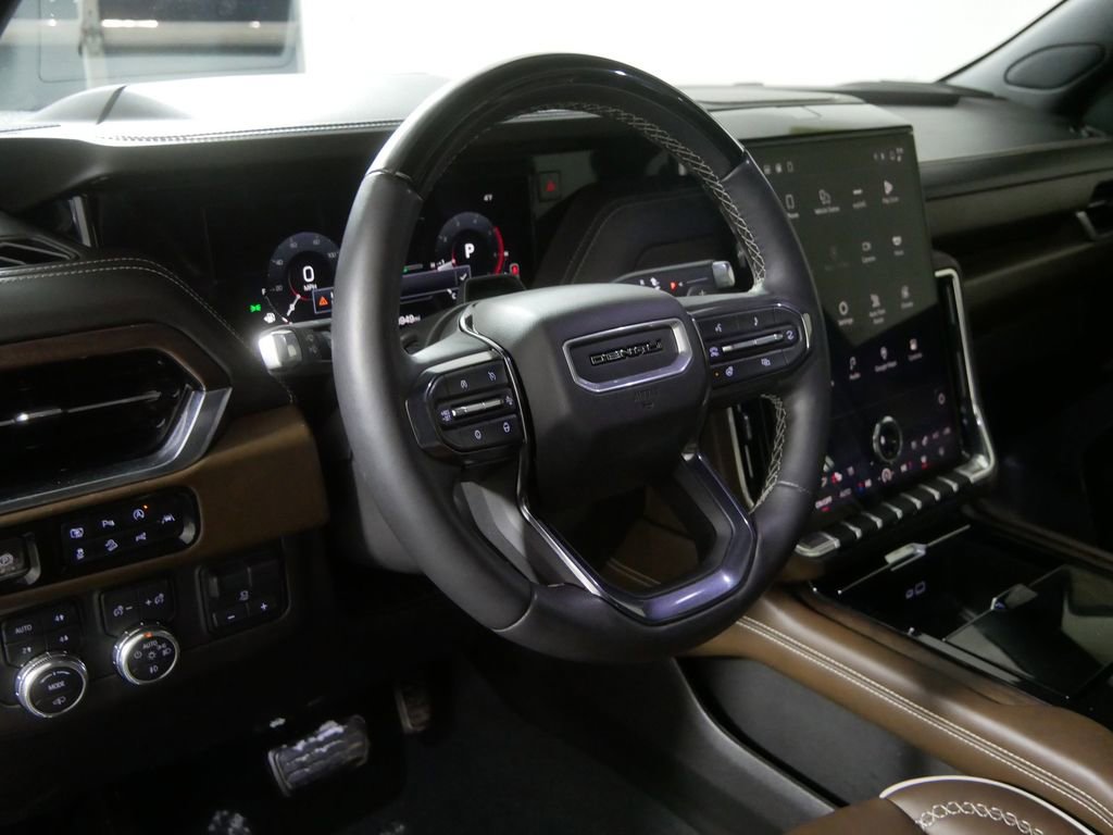 Used 2025 GMC Yukon Denali Ultimate image 9