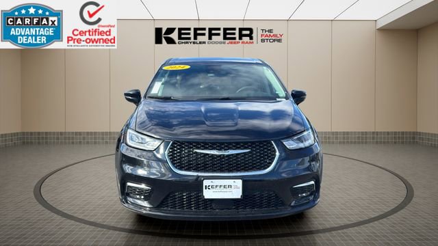 Certified 2024 Chrysler Pacifica Touring-L image 8