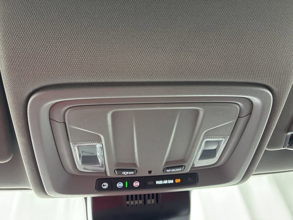 Used 2025 Chevrolet Silverado 2500 Custom w/ Custom Value Package image 21