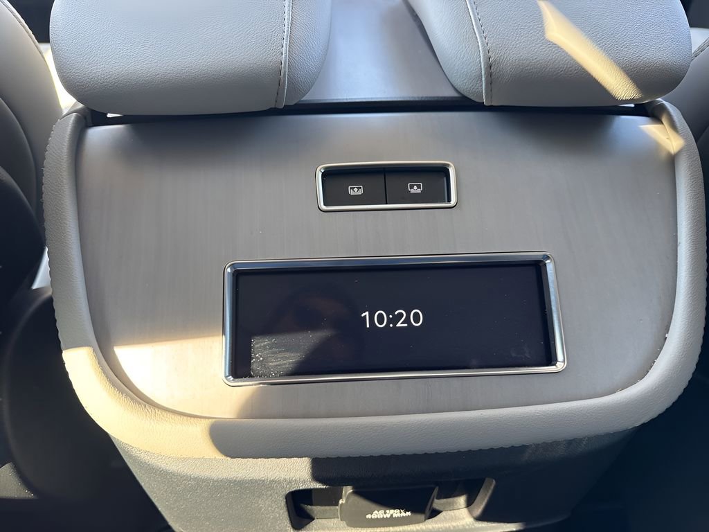 Used 2025 Lincoln Navigator L Reserve image 13