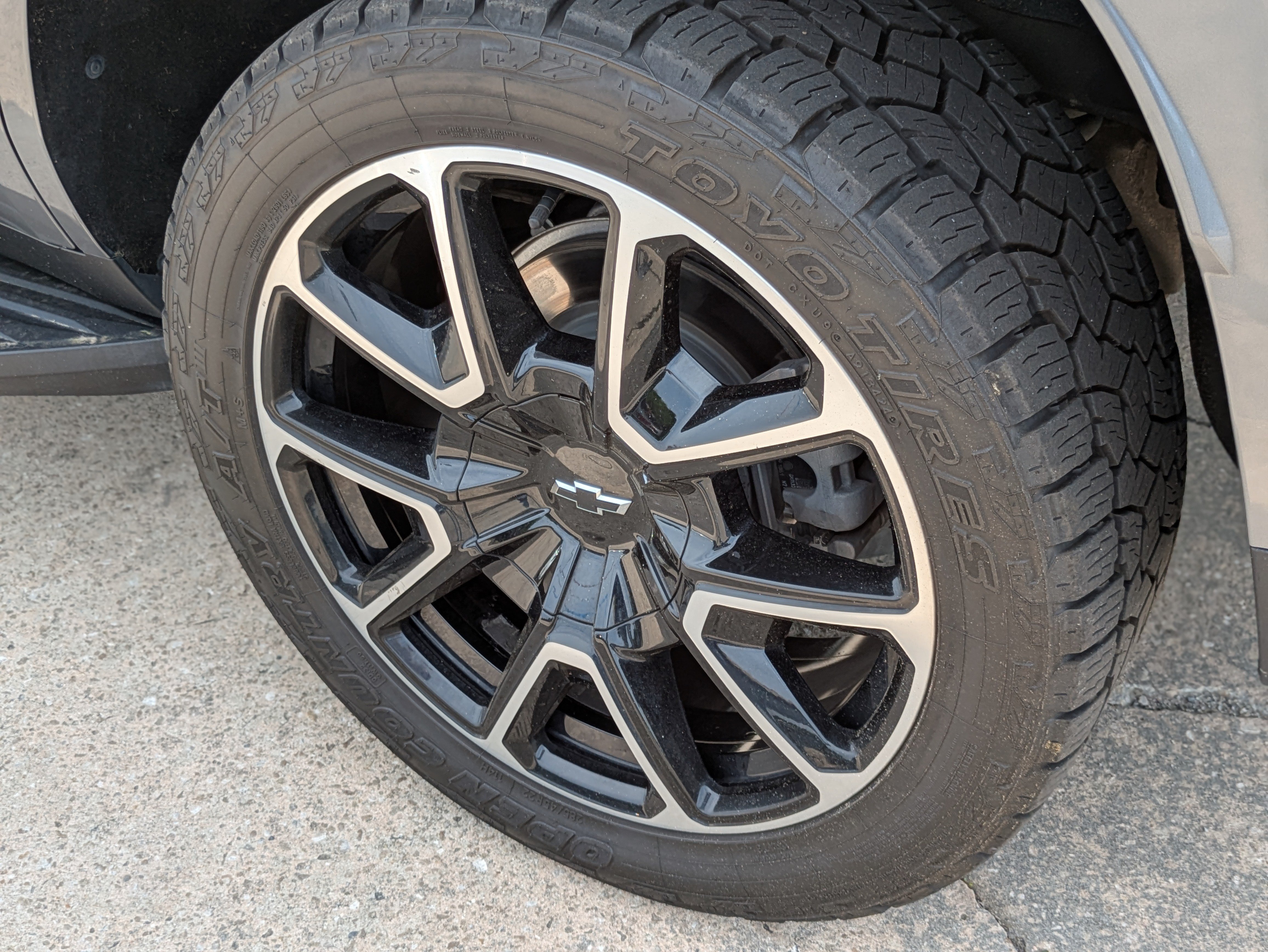 Used 2021 Chevrolet Tahoe RST w/ Luxury Package AWD/4WD image 9