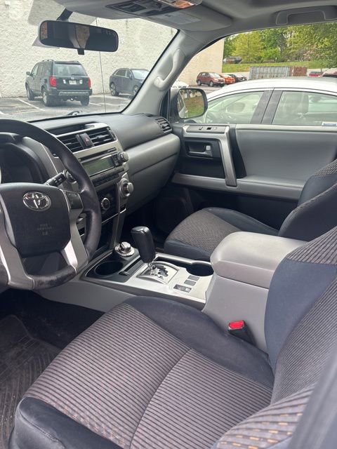 Used 2013 Toyota 4Runner SR5 w/ Convenience Pkg AWD/4WD image 5