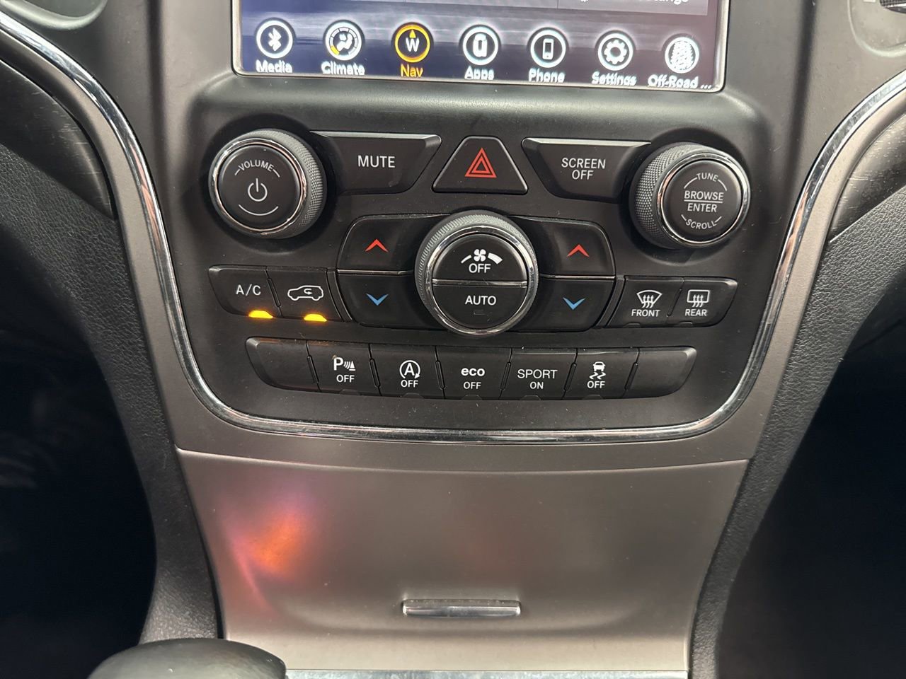 Used 2018 Jeep Grand Cherokee Laredo image 26