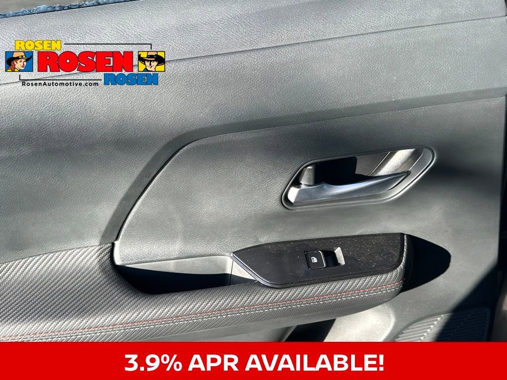 New 2025 Nissan Kicks SR image 12