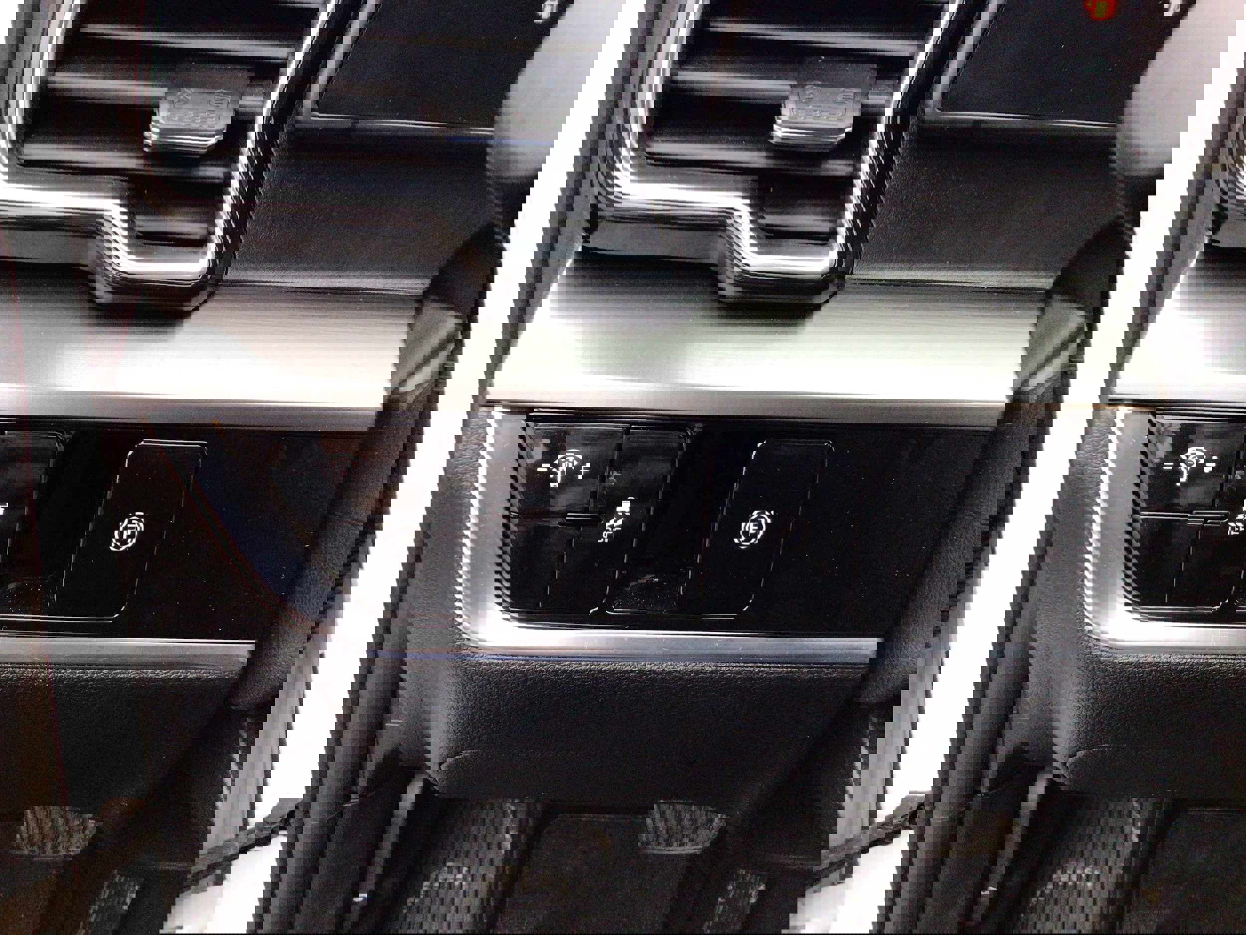 Used 2023 Kia Sportage EX image 23