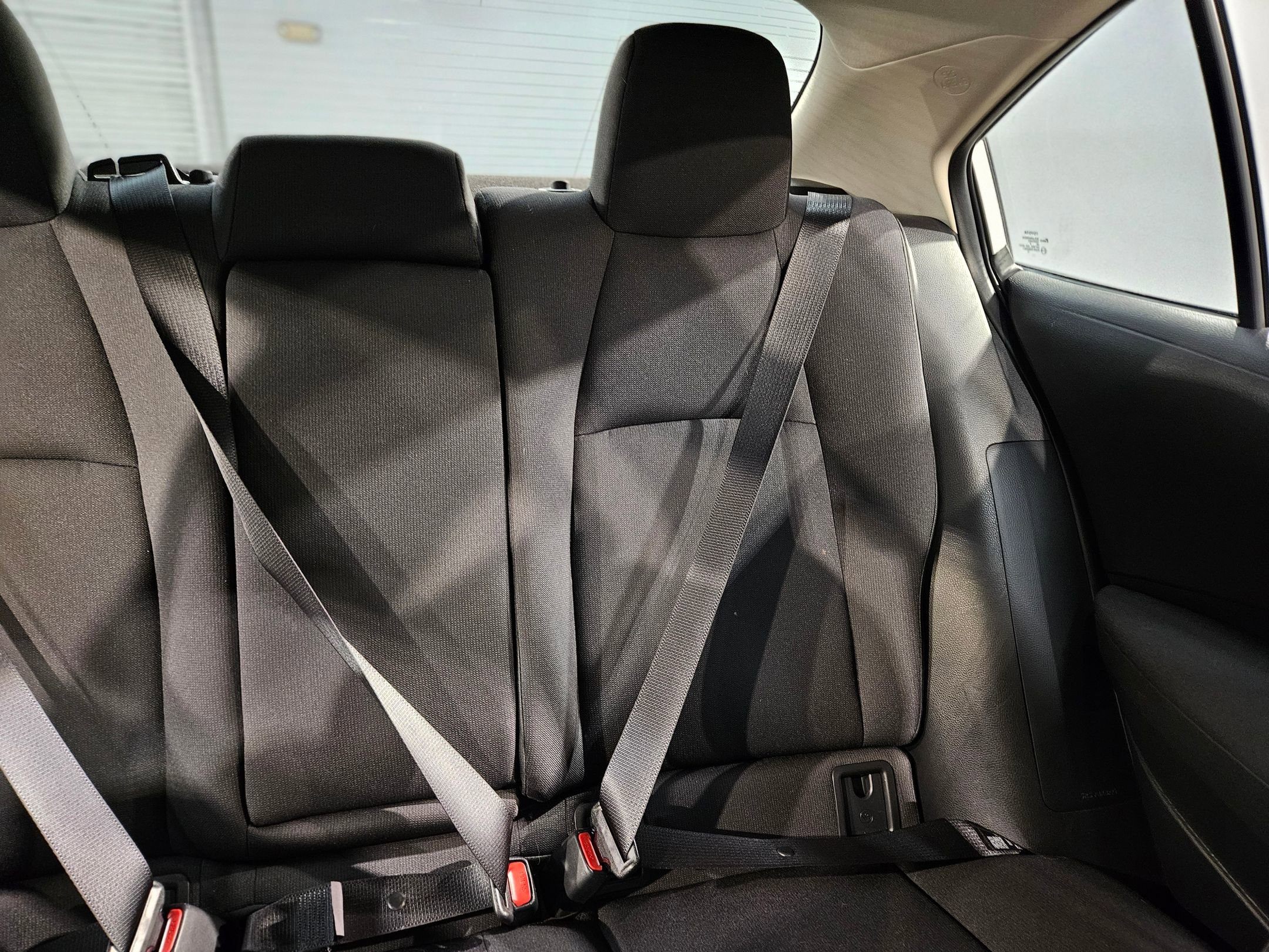 Used 2021 Toyota Corolla LE image 14