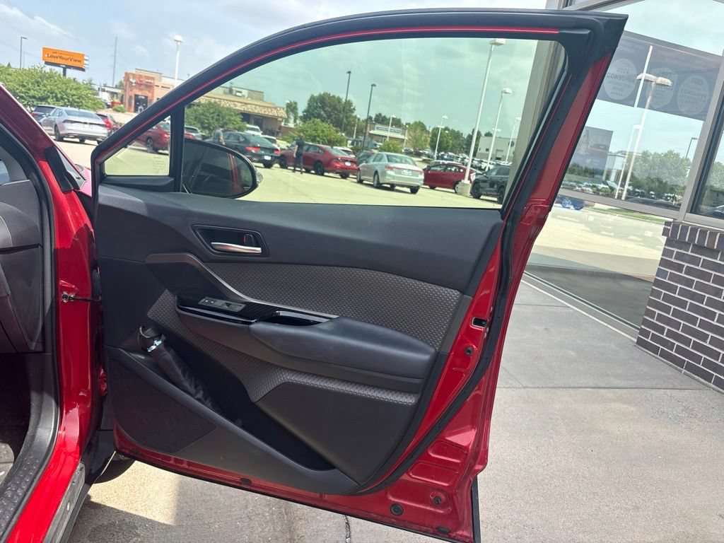Used 2020 Toyota C-HR Limited FWD image 23