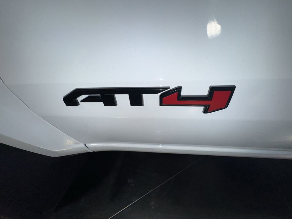 Used 2023 GMC Canyon AT4 image 15