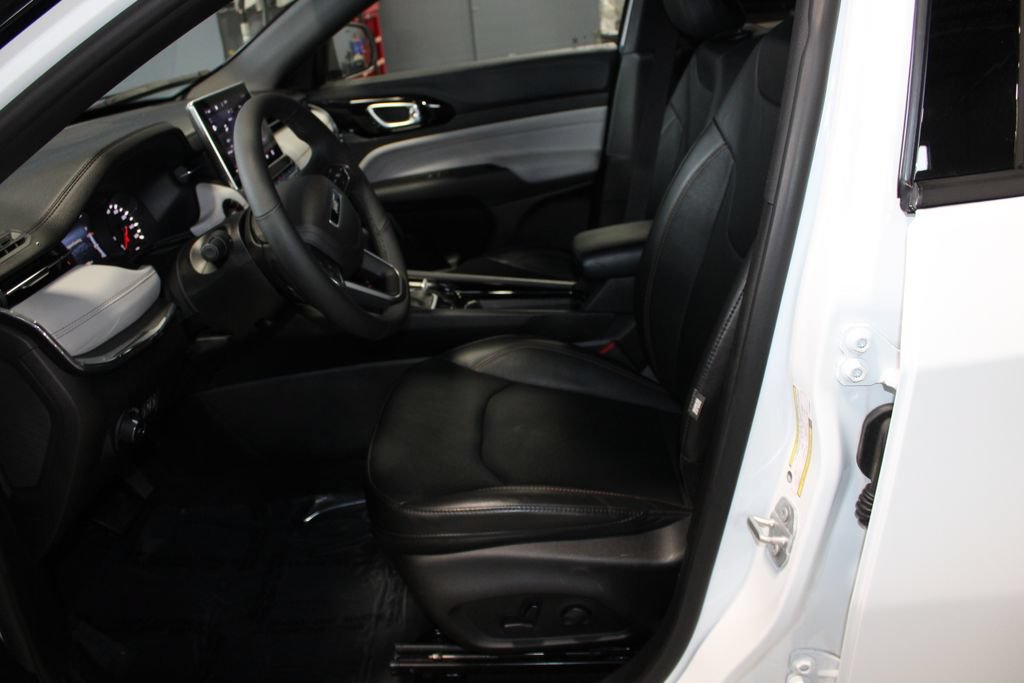 Used 2023 Jeep Compass Limited AWD/4WD image 7