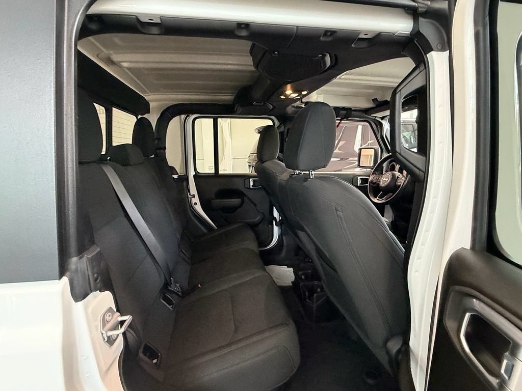 Used 2022 Jeep Gladiator Sport AWD/4WD image 10