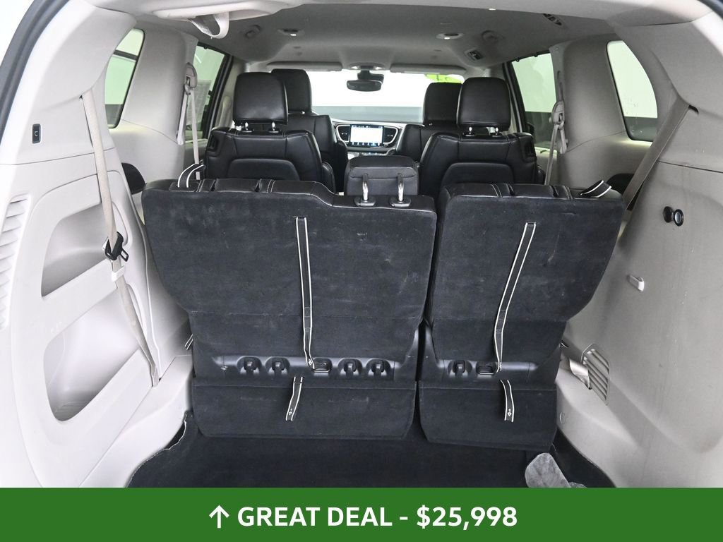 Used 2024 Chrysler Pacifica Touring-L image 21