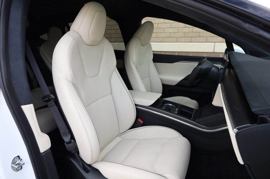Used 2022 Tesla Model X Plaid image 29