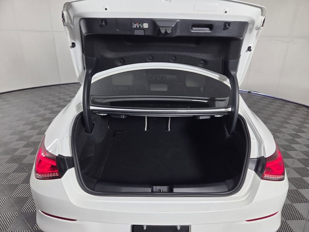 Used 2023 Mercedes-Benz CLA 250 4MATIC w/ Premium Package image 29